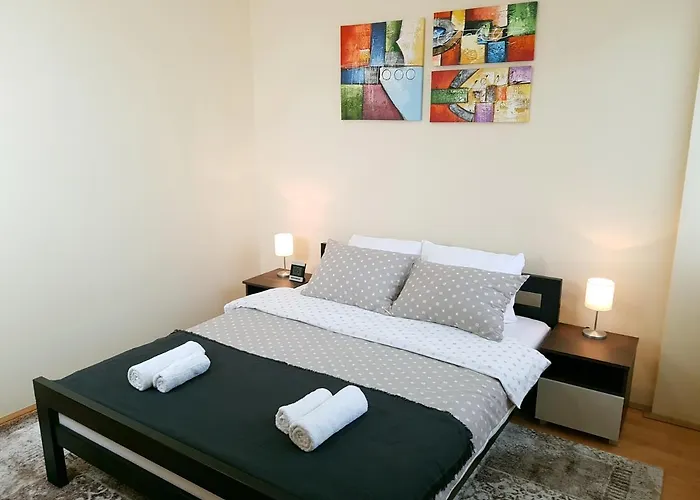 アパート Harmony スメデレヴォ